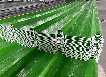 舊房改造坡屋頂時(shí)，樹(shù)脂瓦和彩鋼瓦哪個(gè)更耐用？